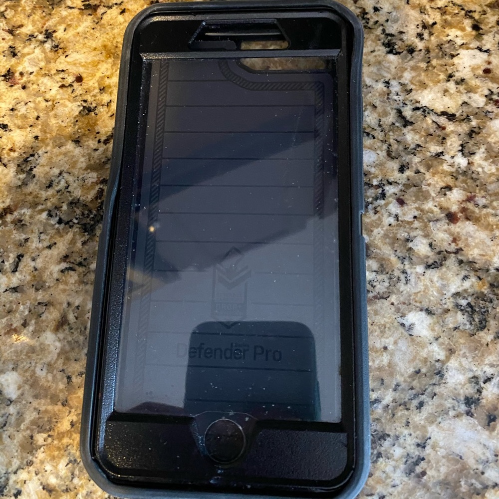 iPhone 8 Plus Otterbox Defender Series - Picture 2 of 2